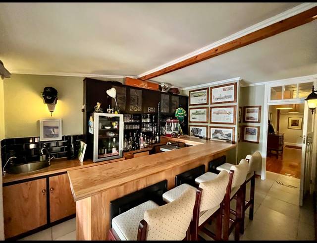 6 BEDROOM HOUSE FOR SALE IN SHORTENS COUNTRY ESTATE
